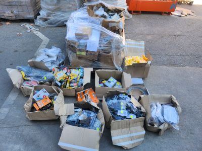 Lot de quincaillerie et accessoires divers – déstockage