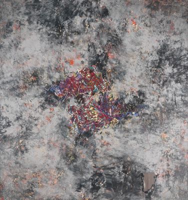 une peinture abstraite représentant une fleur rouge sur fond gris