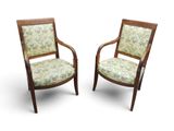 deux chaises avec rembourrage floral rembourrage rembourrage rembourrage rembourrage rembourrage rembourrage rembourrage