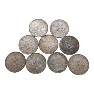 une pile de pièces d'argent superposées