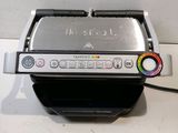 a toaster that is sitting on a counter