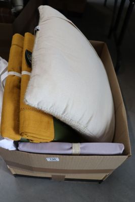 lot de linge, coussin, draps, rideaux, pieds de lit, neuf