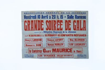 une vieille affiche de concert pour le Grand Sore de Cola à Paris, en France