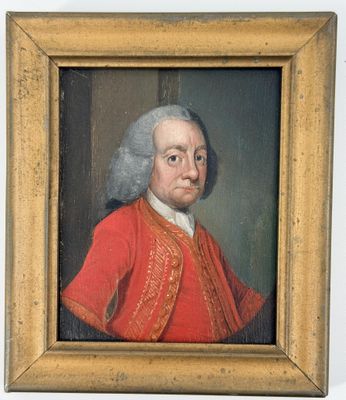portrait d'un homme vêtu d'un manteau rouge et aux cheveux blancs