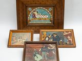 trois photos encadrées représentant des personnes et une horloge posées sur une surface blanche