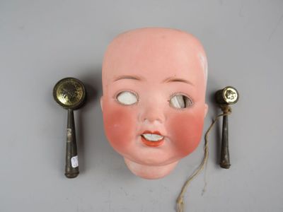 Tête de poupée en porcelaine allemande (accidentée, restauré…
