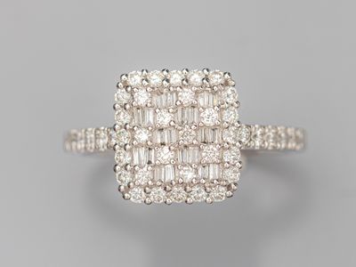 Bague en or gris 750°/°° (18K), sertie de diamants taille br… - Photo 1