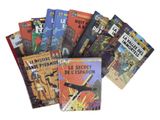un grand nombre de livres posés sur une table