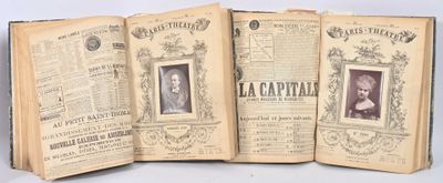 un livre ouvert sur lequel figurent la photo d'un homme et celle d'une femme
