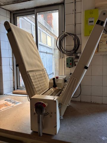 Laminoir DITO, Electrolux. Prise en 380v . Frais en sus 14.28%. T...