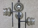 an image of a metal object on a wall