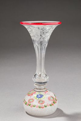 Saint-Louis. Soliflore sur presse-papiers en cristal gravé d… - Photo 1