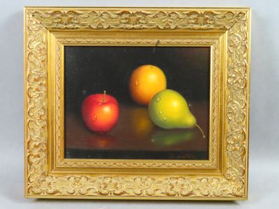 un tableau représentant deux poires et une orange posées sur une table
