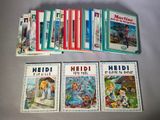 plusieurs livres pour enfants sont alignés sur une table