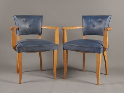 paire de fauteuils Art déco en cuir bleu et bois