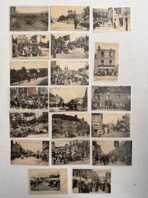 de nombreuses vieilles photos de personnes et de véhicules accrochées au mur