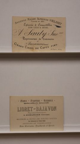 Auzances : Lot de 2 cartons publicitaires. TBE
