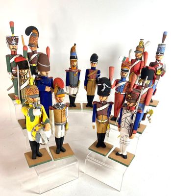 beaucoup de petits soldats qui sont alignés en cercle