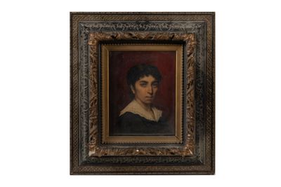 portrait d'une femme en robe noire à col blanc