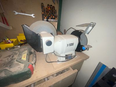 a picture of a machine that is sitting on top of a table
