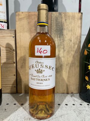 1 bouteille de Sauternes, 1er Grand cru classé (2010) « Chât…