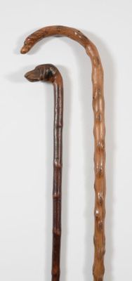 Lot de deux cannes décoratives à fût en épineux, l'une à pommeau cross - Photo 1