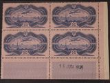 quatre timbres sur lesquels figure l'image d'un train