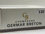 La caisse de champagne est posée sur la table, prête à être dégustée.