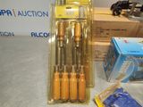 a bunch of screws that are in a package
