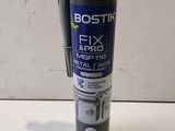 une photo d'un flacon de « Bostik Fix and Fixer »
