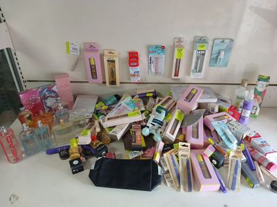 a lot of items that are sitting on the table