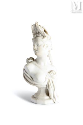 SÈVRES Buste d'Artémis Buste en biscuit de porcelaine d’une …