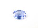 un saphir bleu sur fond blanc