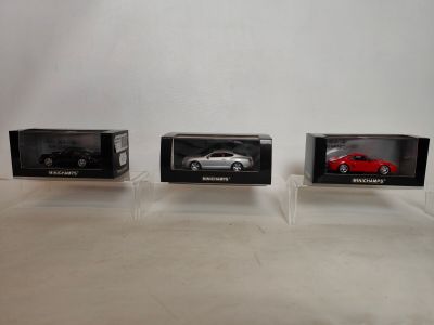 MINICHAMPS : Lot de 3 miniatures en boîte comprenant : - Ben…