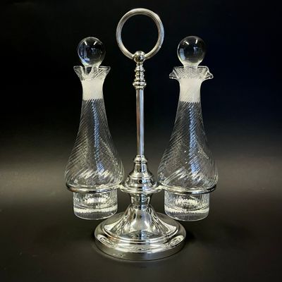 CHRISTOFLE FRANCE Huilier-vinaigrier en cristal à décor de c… - Photo 1