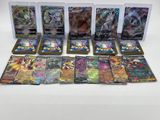 Le jeu de cartes à collectionner Pokémon est exposé sur une table.