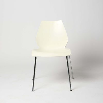 Vico MAGISTRETTI (1920-2006) pour KARTELL. Made in Italy.