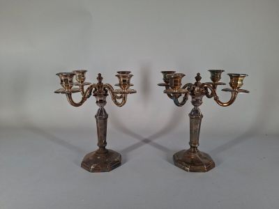 paire de candélabres anciens en laiton sur base en marbre