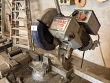 a machine that is sitting on a table in a room