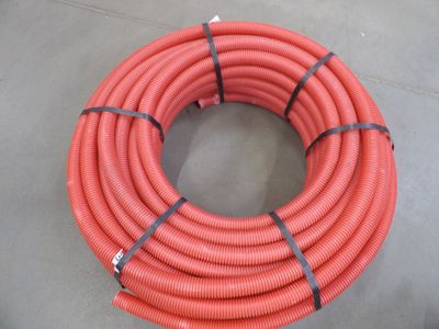 an orange hose with a black stripe on the end of it