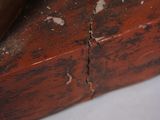 a picture of a picture of a wooden box