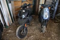 2 scooters TKZ et PEUGEOT