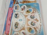 un paquet de timbres sur lesquels figurent des personnes