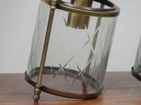 Paire de suspensions cylindriques en verre ciselé à décor de… (photo 5)
