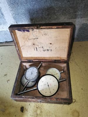 Ensemble de comparateurs - Photo 1