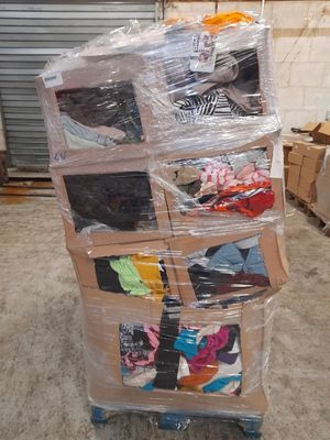 LOT DE SOLDERIE DONT VETEMENTS + SOUS VETEMENTS DONT 1 DIM + CHAUSSURE - Photo 1