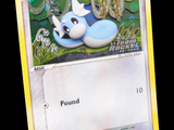 une photo d'une carte Pokémon représentant un Pokémon bleu et blanc