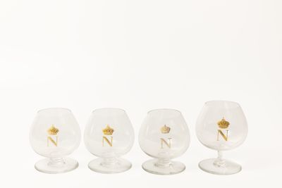 BACCARAT, France. Réunion de trois verres à cognac et un ver…