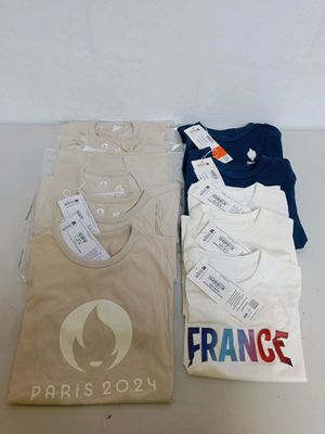 Lot à retirer à Décines-Charpieu (69150) ou expédition possi…