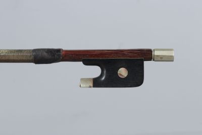 Hausse et bouton de OUCHARD Père , monté maillechort, sur un…